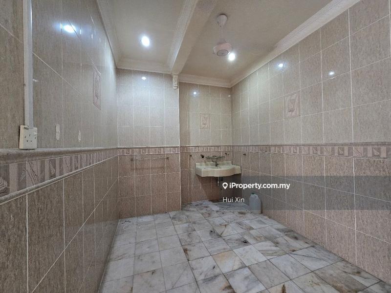 Rumah Berkembar untuk Dijual di Taman Saujana, Klang oleh Hui Xin - iProperty.com.my