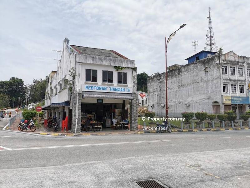 For Sale - 2.5 Sty Corner Shop 22 x 100 Freehold Pekan Lama Kuala Selangor