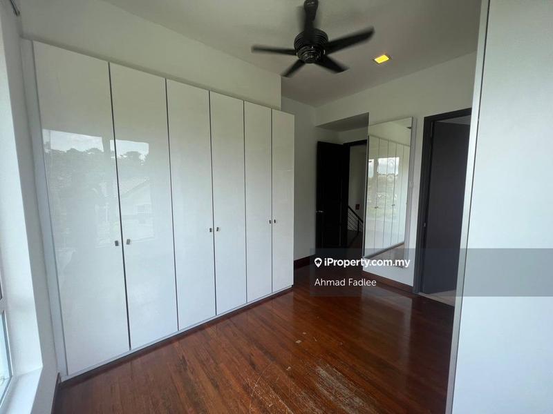 Bungalow House untuk Dijual di Kayangan Heights, Shah Alam oleh Ahmad Fadlee - iProperty.com.my