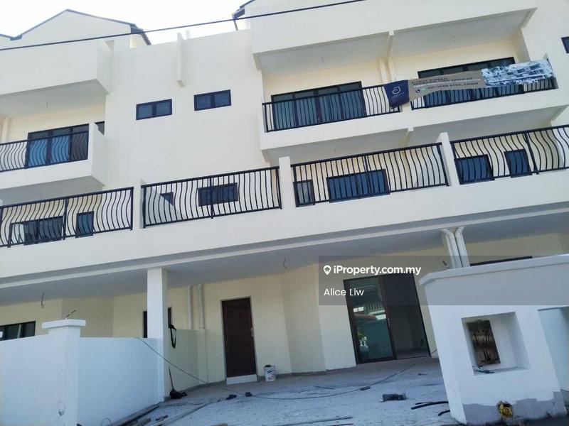 Rumah Berangkai 3 Tingkat untuk Dijual di Taman Orchid Deluxe Park, Ringlet oleh Alice Liw - Exterior - iProperty.com.my