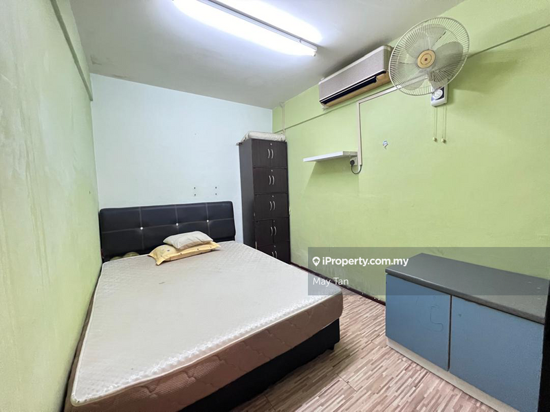Rumah Berangkai 3 Tingkat untuk Dijual di Taman Kluang Barat, Kluang oleh May Tan - iProperty.com.my