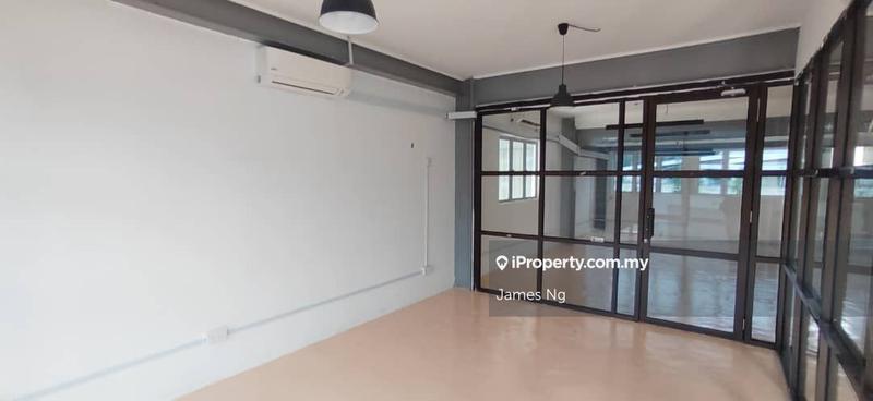 For Rent - Ready move in condition Semi Detached Mantin