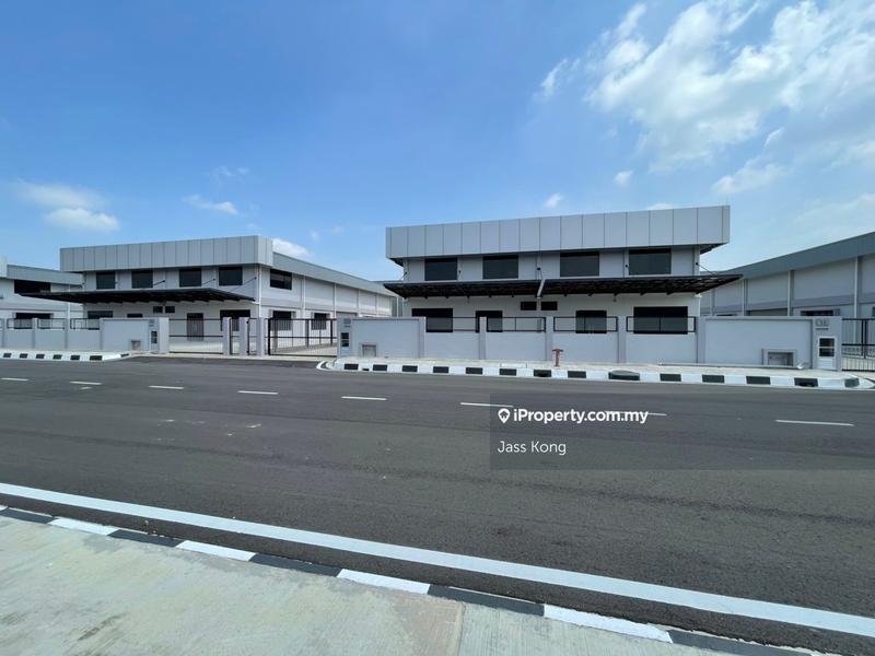 For Rent - 1.5 Storrey Industrial New Factory With 200 Amp Valdor For Rent