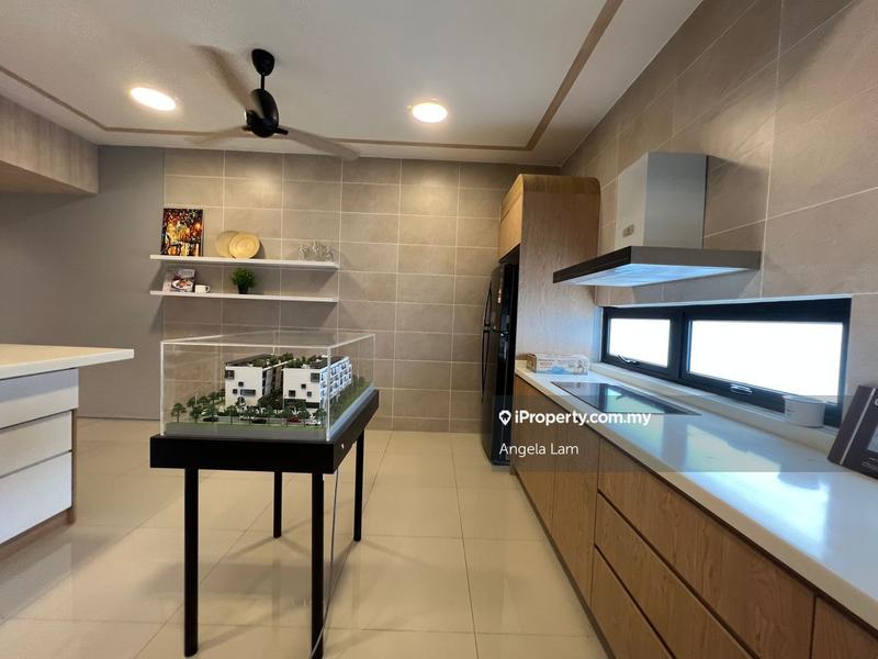 Townhouse for Sale in Petaling jaya, Bandar Utama by Angela Lam - iProperty.com.my