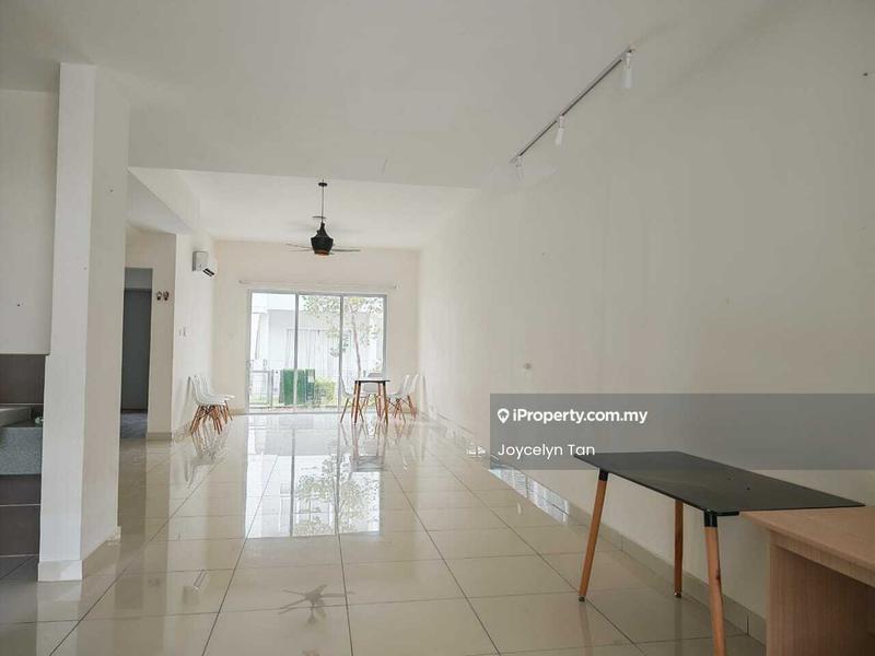 Rumah Berangkai 2 Tingkat untuk Dijual di Bandar Tropicana Aman, Telok Panglima Garang oleh Joycelyn Tan - Living Room - iProperty.com.my