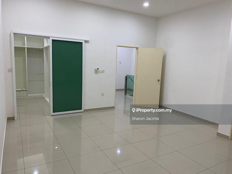 Rumah Berangkai 2 Tingkat untuk Dijual di Bandar Sri Sendayan, Seremban oleh Sharon Jacinta - iProperty.com.my