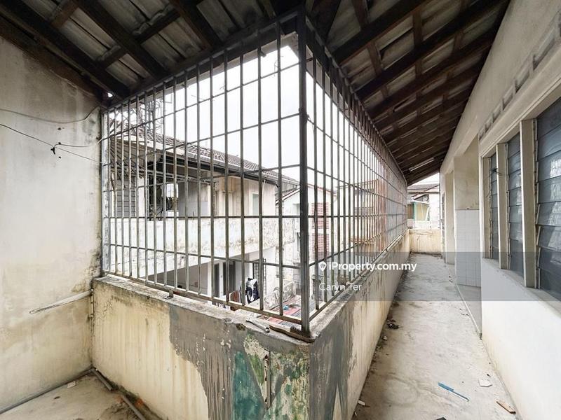 For Rent - Taman Johor Jaya 3 Storey Shoplot ( Whole Block )