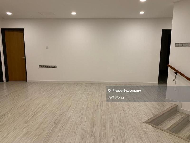 Bungalow House for Sale in Subang Heights, Subang Jaya by Jeff Wong - iProperty.com.my