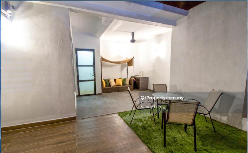 Kediaman Servis untuk Dijual di Tropical Villa oleh Vanny Lum - iProperty.com.my