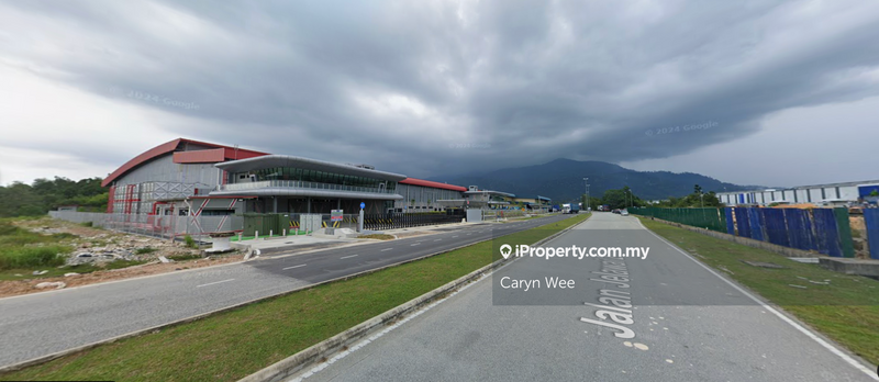 For Rent - GOOD SPEC 4.2 acres detached factory with LOADING BAYs for rent at Proton City