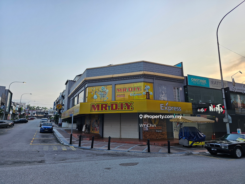 For Sale - 2 STOREY RARE UNIT ,JALAN TELAWI,JALAN MAAROF,LORONG MAAROF