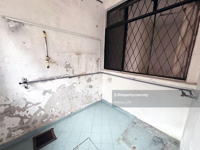 Rumah Berangkai 2 Tingkat untuk Dijual di Taman Sutera, Jalan Sutera kuning, Perling oleh Alexius Lim - iProperty.com.my