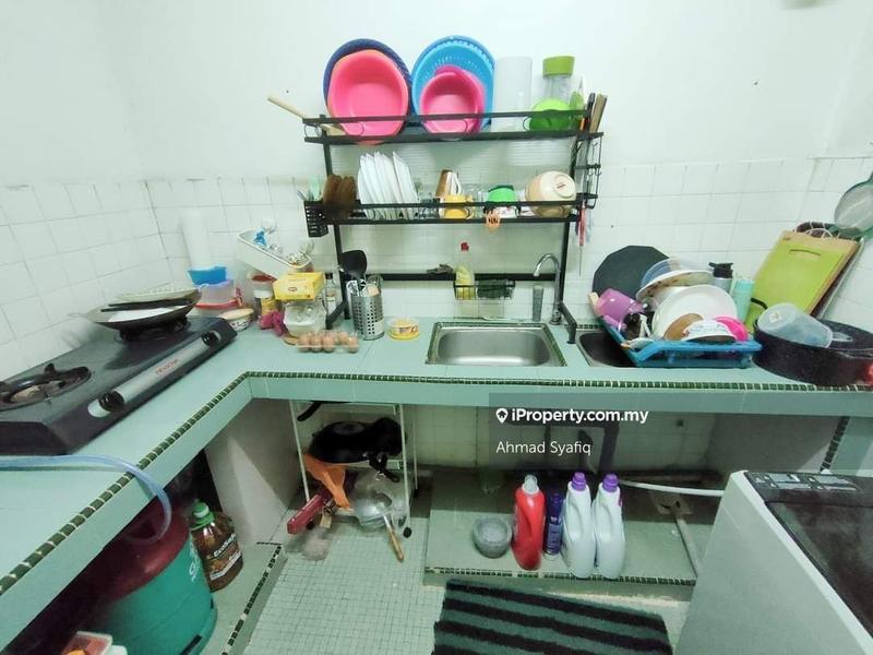 Rumah Pangsa untuk Dijual di Flat PKNS Seksyen 8 oleh Ahmad Syafiq - iProperty.com.my