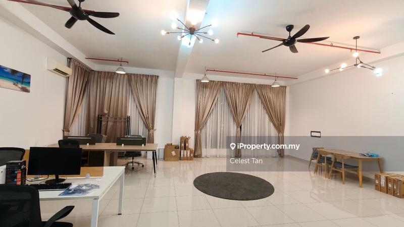 For Sale - Austin 18 Versatile Business Suites