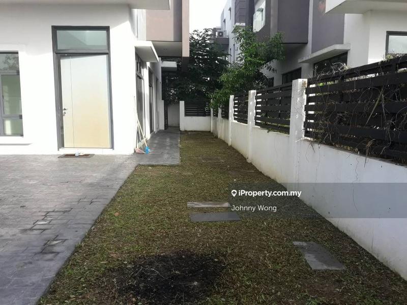 Rumah Berkembar untuk Dijual di Usj 1, Subang Jaya oleh Johnny Wong - iProperty.com.my
