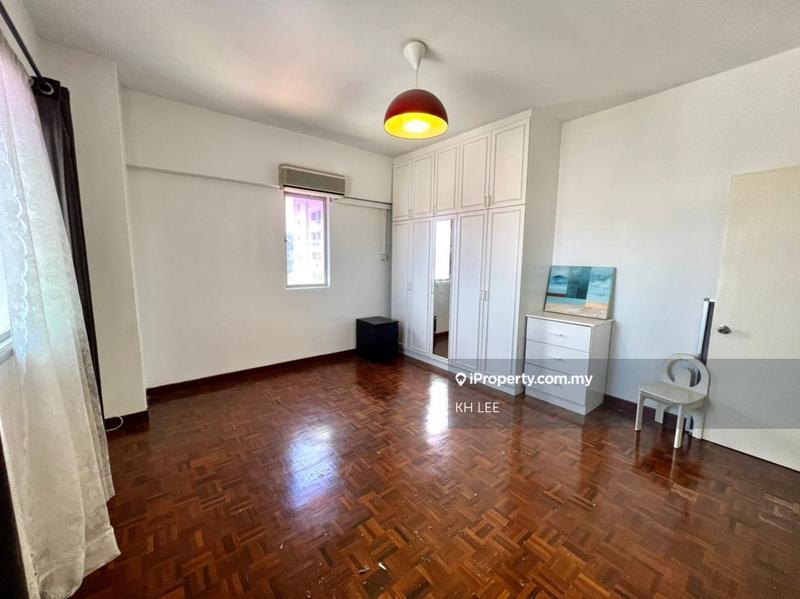 For Rent - Villa Flora