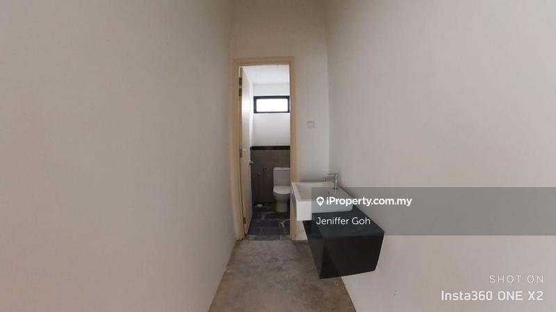 For Sale - 3 storey shop office with individual lift for sale