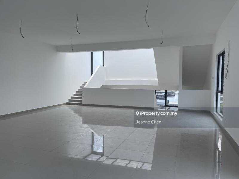 3.5-storey Terraced House for Sale in PJU 8, Damansara Perdana, Petaling Jaya by Joanne Chen - Empire Residence phase 3a - RM2.3m - iProperty.com.my