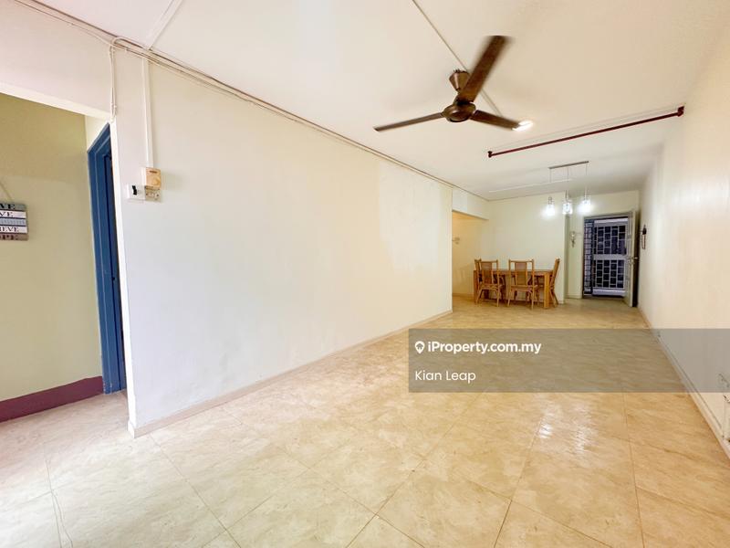 Condominium for Sale in Ketumbar Heights by TK Tan - Living Room - iProperty.com.my