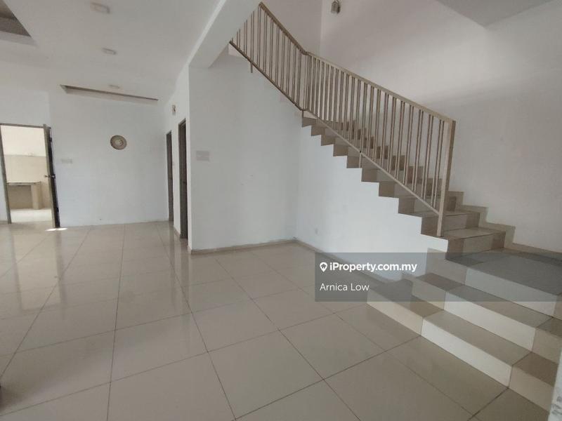 Rumah Berkembar untuk Dijual di Taman Equine, Seri Kembangan oleh Arnica Low - iProperty.com.my