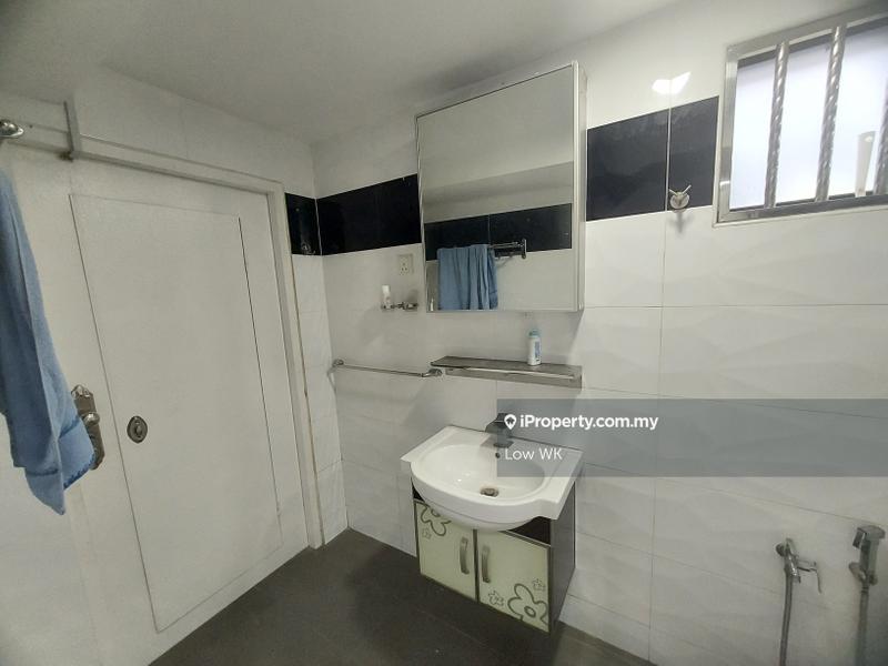 Rumah Teres untuk Dijual di Happy Garden, Kuchai Lama oleh Low WK - iProperty.com.my