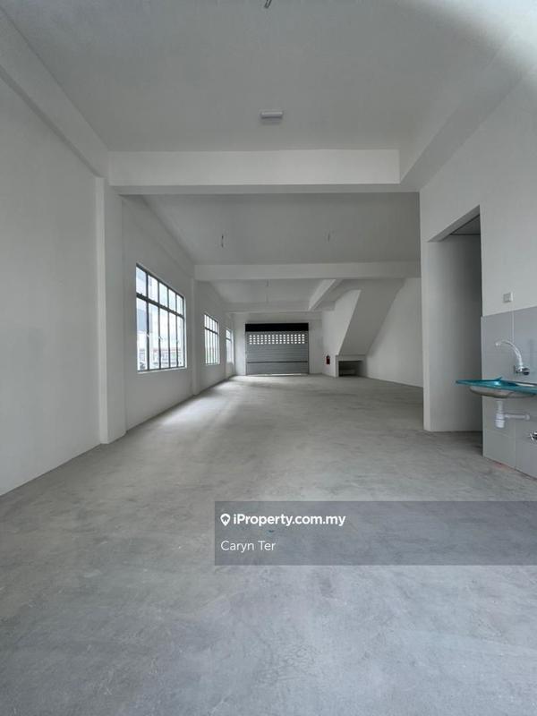 For Rent - Kulai Vervocity 3 Storey ( Endlot ) Shoplot ( Ground Floor and)