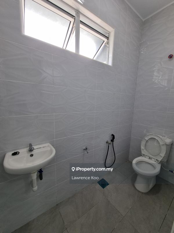 Rumah Berangkai 2 Tingkat untuk Dijual di Taman Bukit Cheng, Cheng oleh Lawrence Koo - iProperty.com.my