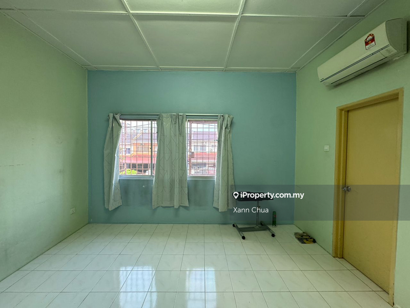 Rumah Teres 2-Tingkat untuk Dijual di Taman Pinggiran Putra, Seri Kembangan oleh Xann Chua - iProperty.com.my