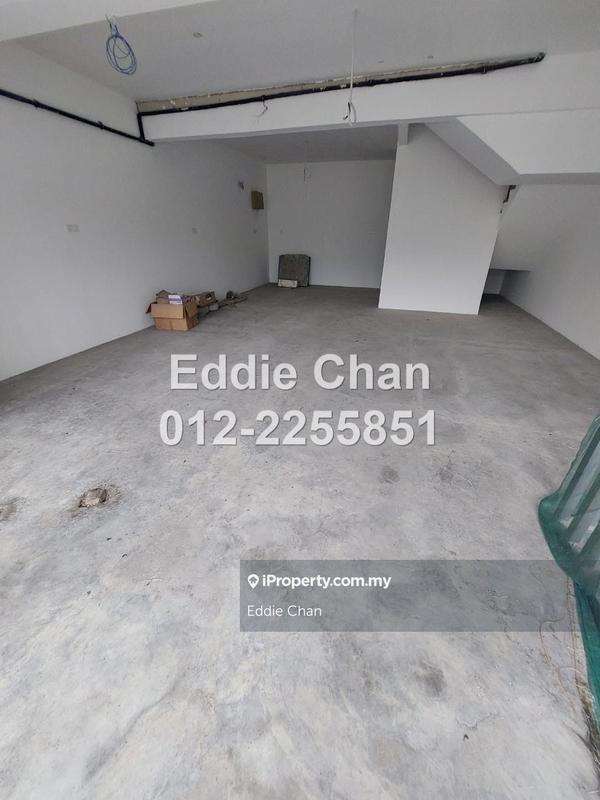 4.5-storey Terraced House for Sale in Kelab Ukay Residence, Ampang by Eddie Chan - iProperty.com.my