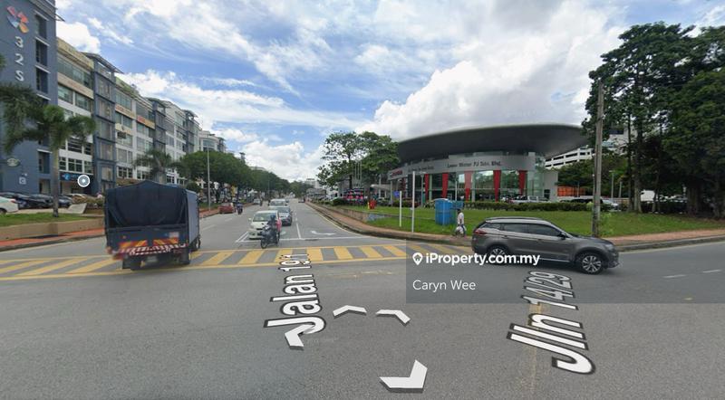 For Sale - MAIN ROAD FRONTAGE with COMMERCIAL VALUE 1.5 acres industrial land for sale at Petaling Jaya