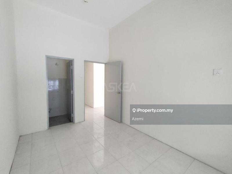 1-storey Terraced House for Sale in Taman Jenjarom Permai, Tanjong Duabelas by Azemi - iProperty.com.my