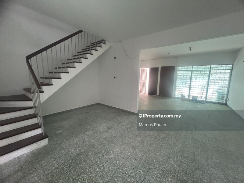 For Rent - 2 storey terrace facing main road