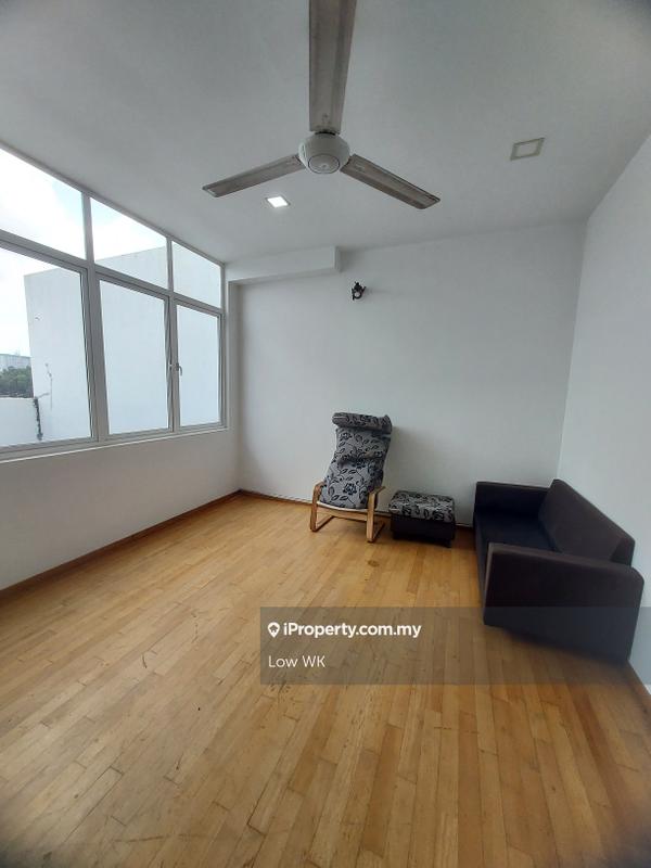 4.5-storey Terraced House for Sale in Happy Garden, Kuchai Lama by Low WK - iProperty.com.my