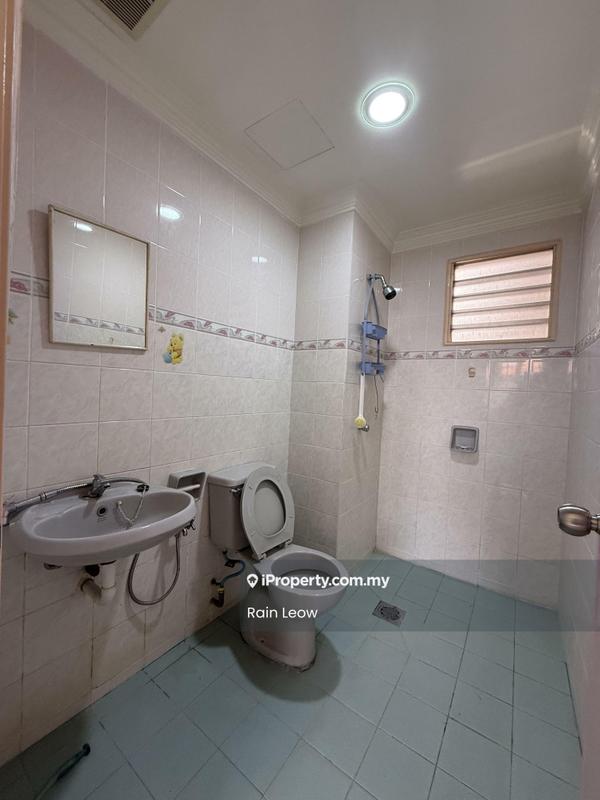 Condominium for Rent in Bayu Tasik 1 by Rain Leow - Bathroom - iProperty.com.my