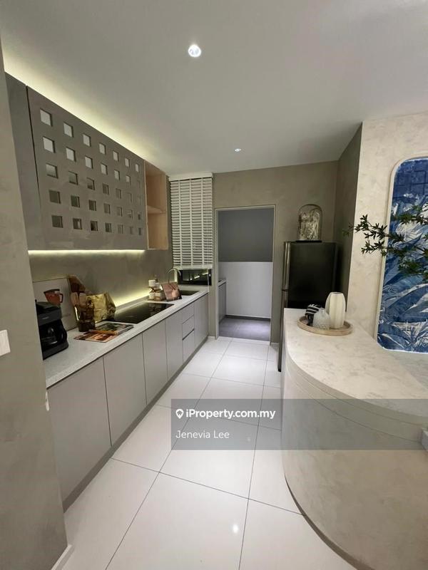 Kediaman Servis untuk Dijual di M Azura oleh Jenevia Lee - iProperty.com.my