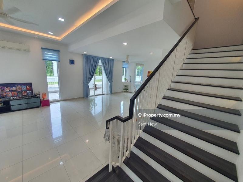 Rumah Berangkai 2 Tingkat untuk Dijual di Merrydale Eco Majestic (Lake View,End Lot), Semenyih oleh Sam Hew - iProperty.com.my