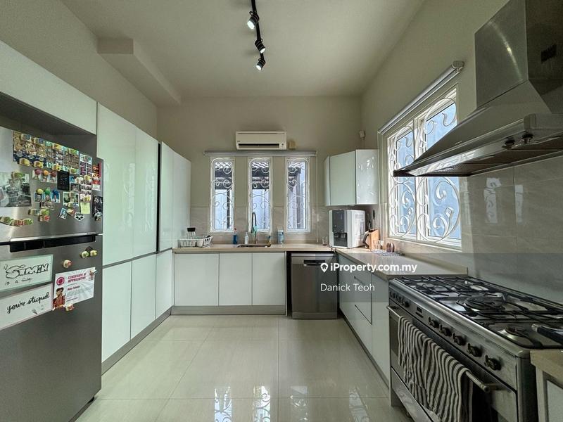 Bungalow House for Sale in Hilltop Villas Seaview Located in Batu Ferringhi, Batu Ferringhi by Danick Teoh - iProperty.com.my