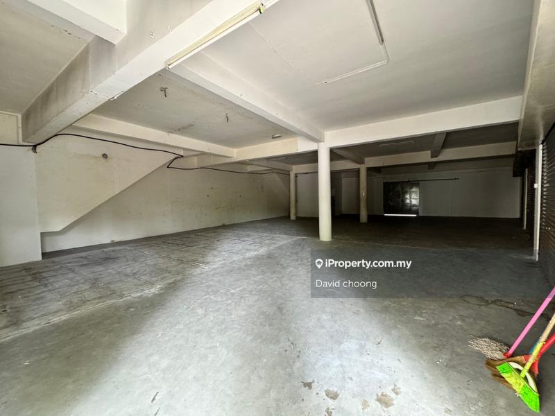Rumah Pangsa untuk Disewa di Pusat Perniagaan Desa Ria oleh David choong - iProperty.com.my