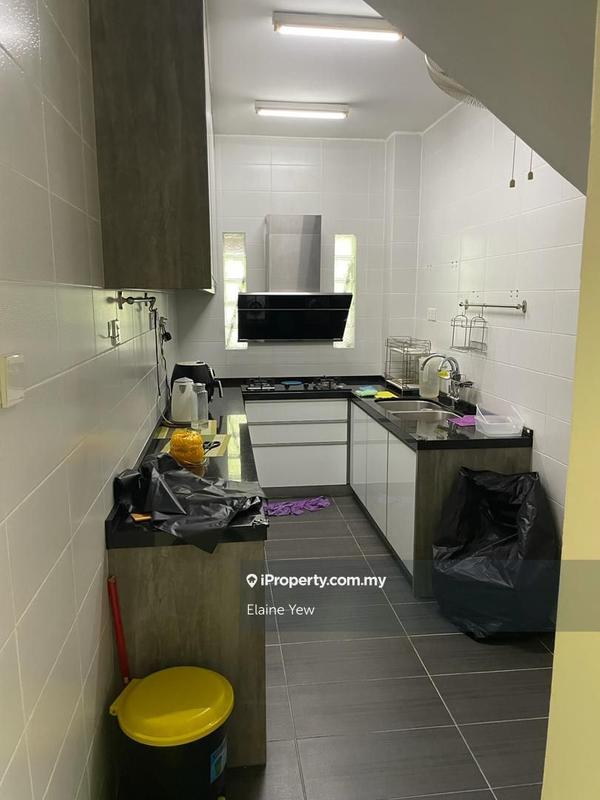 Rumah Bandar untuk Dijual di Aman Siara, Selayang oleh Elaine Yew - iProperty.com.my