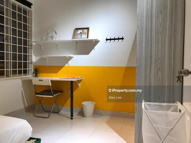 For Rent - Cyberia Crescent 1