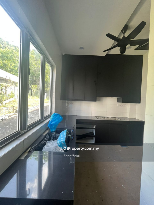 Rumah Teres 2.5-Tingkat untuk Dijual di Astana Kemensah, Ampang oleh Zana Zakri - iProperty.com.my
