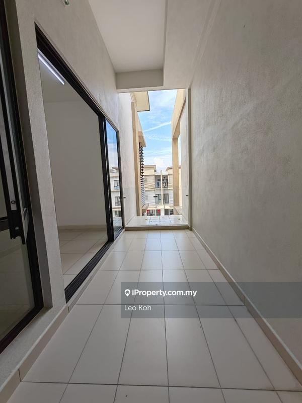 Rumah Bandar untuk Dijual di 16 Sierra, Puchong oleh Leo Koh - iProperty.com.my
