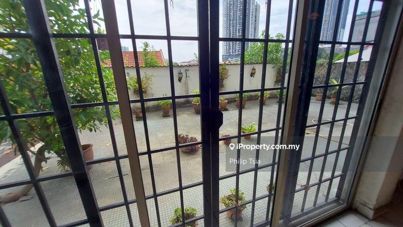 Rumah Berkembar untuk Dijual di Taman Overseas Union (Taman Oug), Jalan Klang Lama (Old Klang Road) oleh Philip Tsia - iProperty.com.my