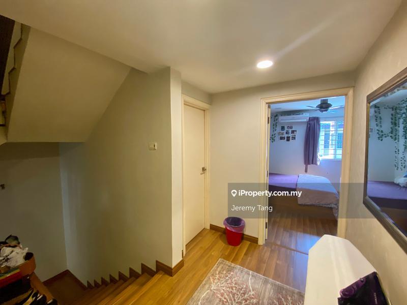 Rumah Berangkai 2.5 Tingkat untuk Dijual di Guarded and Extended 2.5 Storey Home, Damansara Heights oleh Jeremy Tang - iProperty.com.my