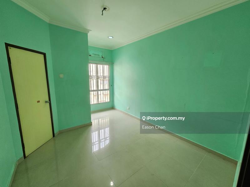 Rumah Teres 3-Tingkat untuk Dijual di Batu 9, Cheras oleh Eason Chan - iProperty.com.my