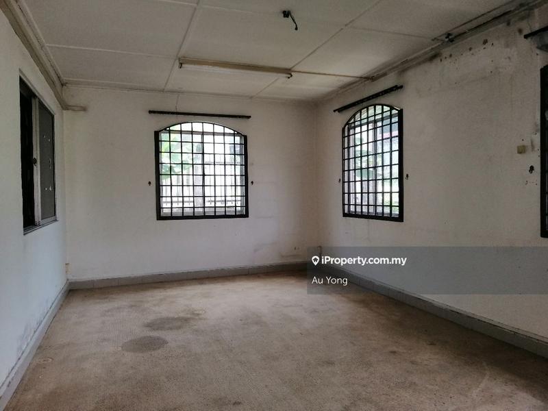 Banglo untuk Dijual di Taman Kolam Air, Johor Bahru oleh Au Yong - iProperty.com.my