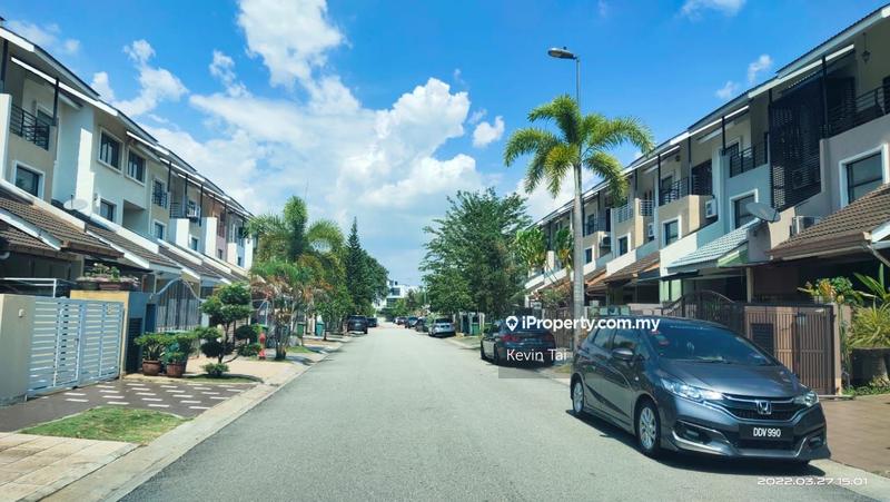 3-storey Terraced House for Sale in Meadow Lakefields, Sg Besi, Sungai Besi by Kevin Tai - iProperty.com.my