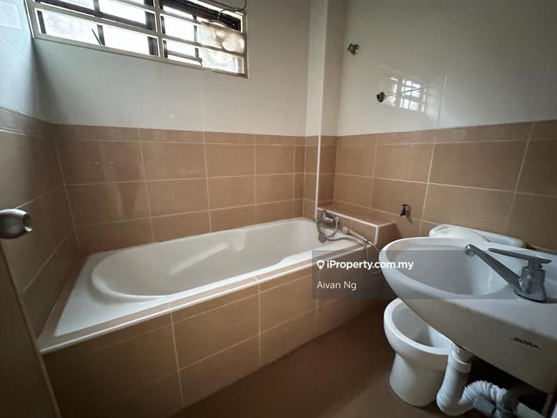 Rumah Teres 2-Tingkat untuk Dijual di Sungai Long, Bandar Sungai Long oleh Aivan Ng - iProperty.com.my