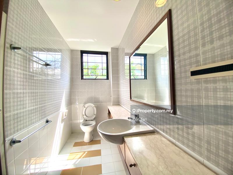 Bungalow House for Sale in Lakeview Saujana @ Saujana Golf, Saujana by Ken Tan - iProperty.com.my