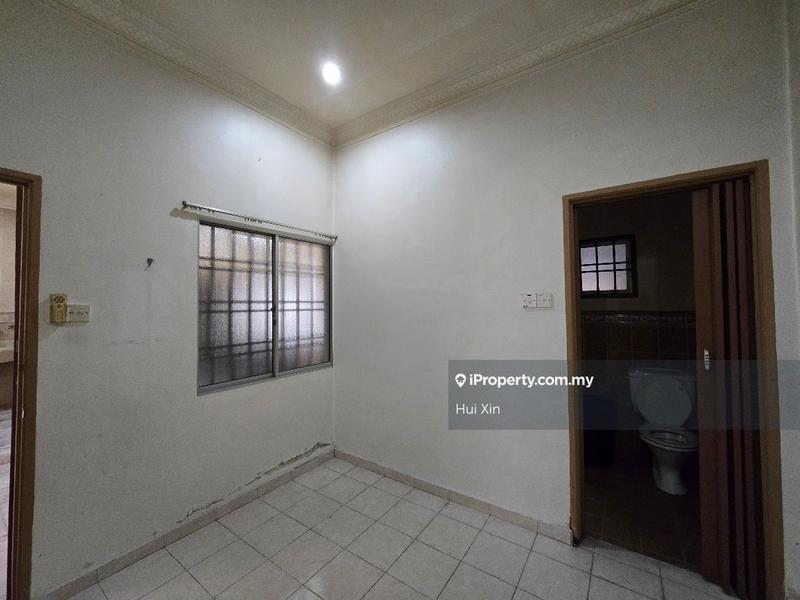 Rumah Berkembar untuk Dijual di Taman Saujana, Klang oleh Hui Xin - iProperty.com.my